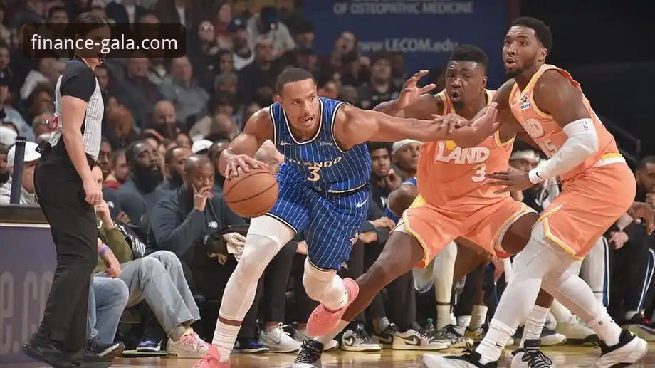 米切尔42分闪耀，骑士力克魔术：一场数据背后的攻防博弈深度解析